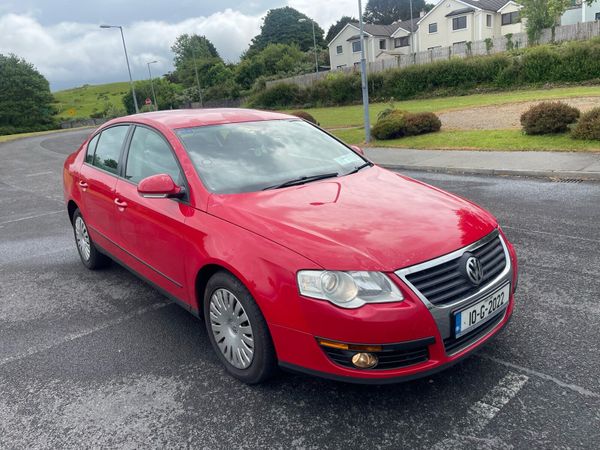 Volkswagen Passat Saloon, Diesel, 2010, Red