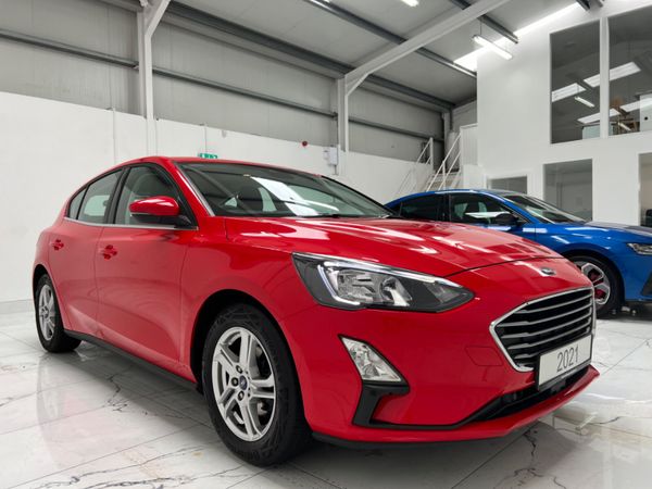 Ford Focus Hatchback, Diesel, 2021, Red