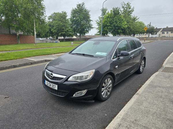 Opel Astra MPV, Diesel, 2012, Black