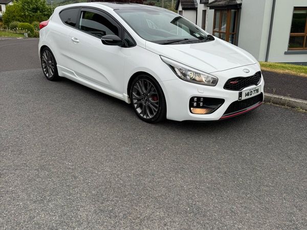 Kia Ceed Hatchback, Petrol, 2014, White