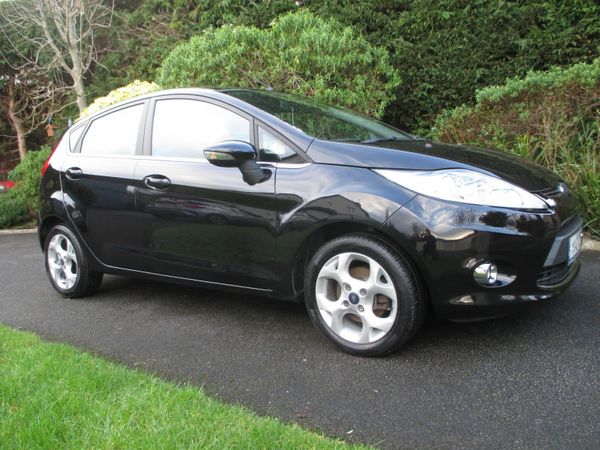 Ford Fiesta Hatchback, Petrol, 2014, Black