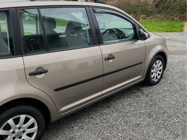 Volkswagen Touran MPV, Diesel, 2014, Brown