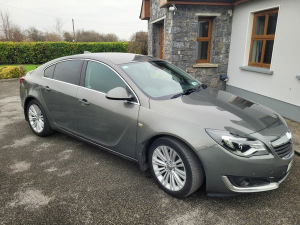 Vauxhall Insignia Hatchback, Diesel, 2017, Grey