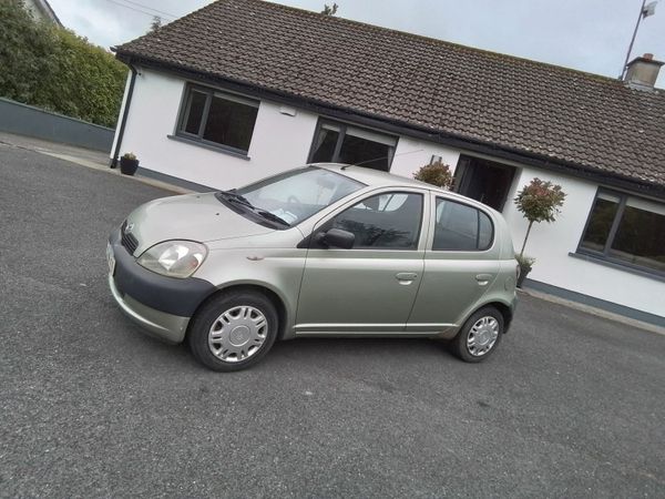 Toyota Yaris Hatchback, Petrol, 2002, Green