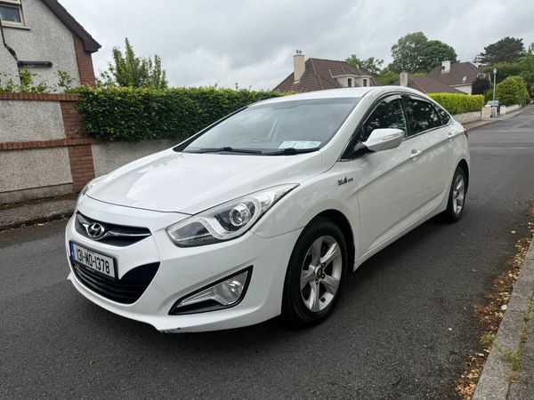 Hyundai i40 Saloon, Diesel, 2013, White