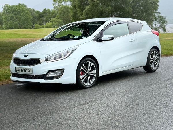 Kia Ceed Hatchback, Diesel, 2014, White