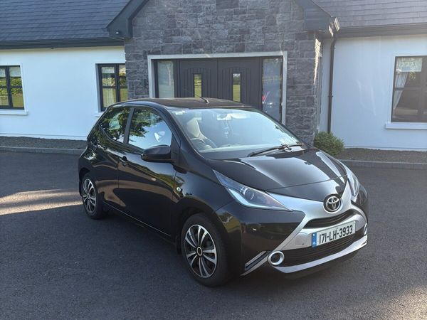 Toyota Aygo Hatchback, Petrol, 2017, Black