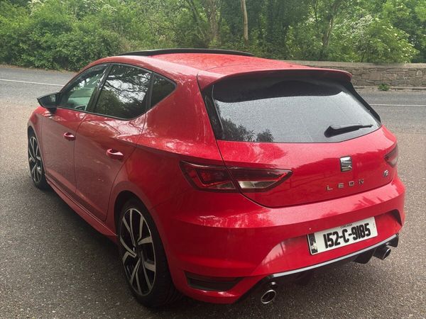 SEAT Leon Hatchback, Diesel, 2015, Red