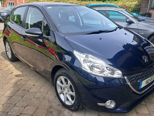 Peugeot 208 Hatchback, Diesel, 2014, Blue