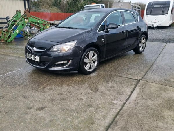 Vauxhall Astra Hatchback, Diesel, 2015, Black