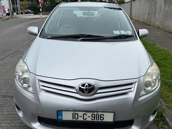 Toyota Auris Hatchback, Diesel, 2010, Silver