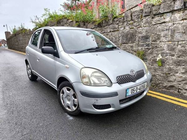 Toyota Yaris Hatchback, Petrol, 2005, Silver