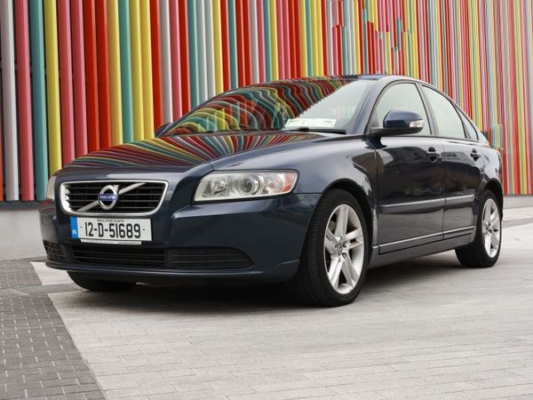Volvo S40 Saloon, Diesel, 2012, Blue