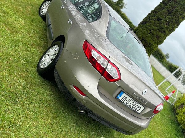 Renault Fluence Saloon, Diesel, 2010, Gold