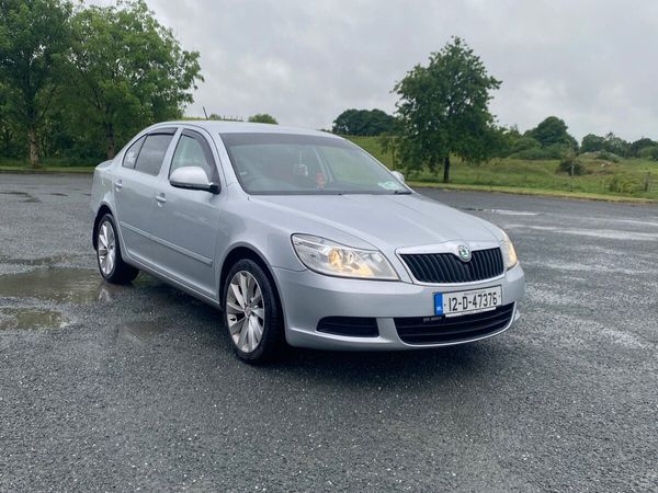 Skoda Octavia Hatchback, Diesel, 2012, Silver
