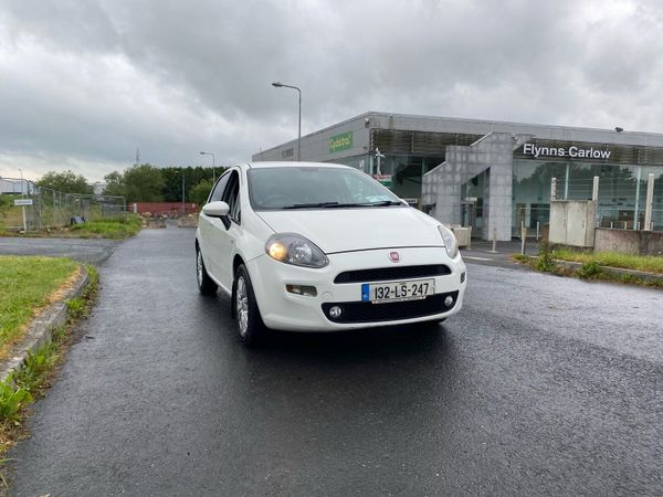 Fiat Punto Hatchback, Petrol, 2013, White