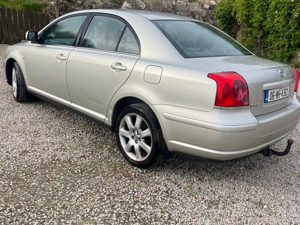 Toyota Avensis Saloon, Petrol, 2006, Silver