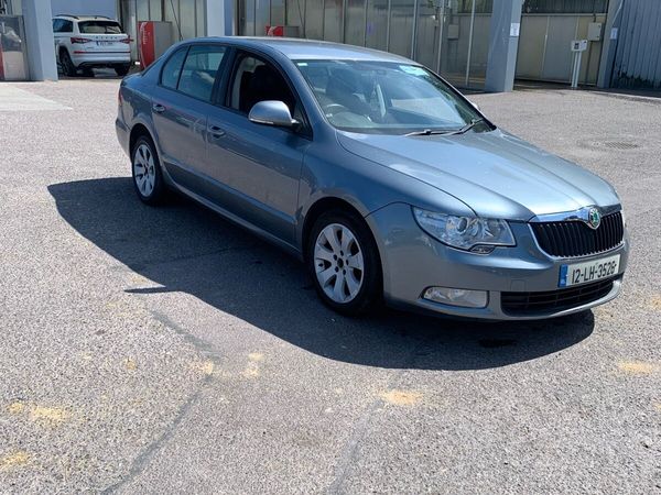 Skoda Superb Hatchback, Diesel, 2012, Grey