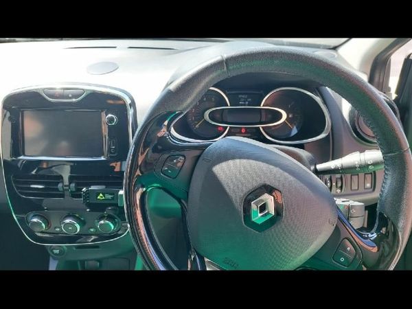 Renault Clio Hatchback, Diesel, 2014, Grey