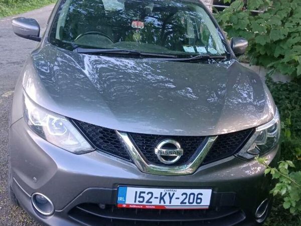 Nissan Qashqai Hatchback, Diesel, 2015, Grey