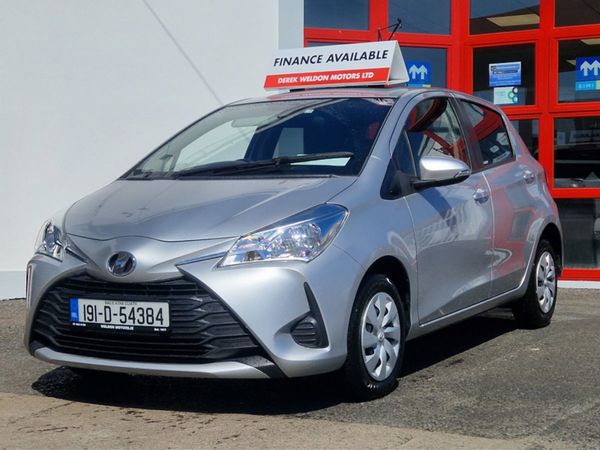 Toyota Yaris Hatchback, Petrol, 2019, Silver