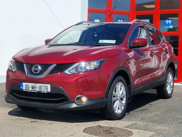 Nissan Qashqai MPV, Petrol, 2016, Red