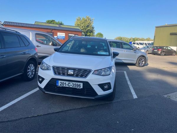 SEAT Arona Hatchback, Petrol, 2020, White