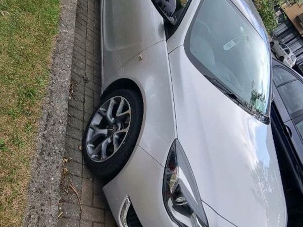 Opel Insignia Hatchback, Diesel, 2014, Silver