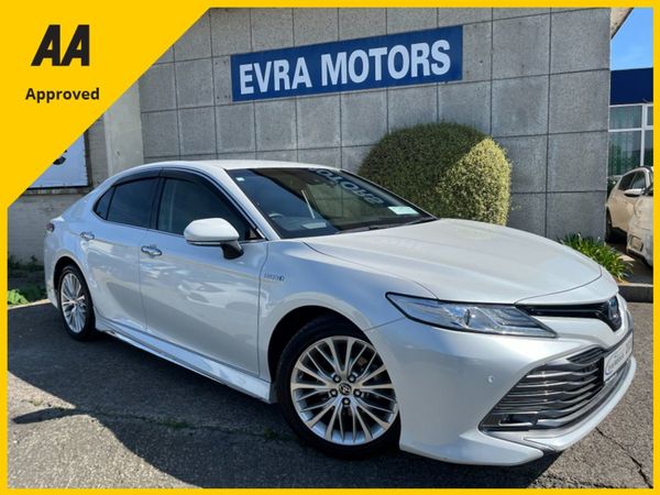 Toyota Camry Saloon, Petrol Hybrid, 2020, White
