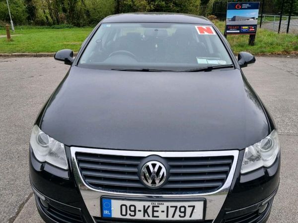 Volkswagen Passat Saloon, Petrol, 2009, Black
