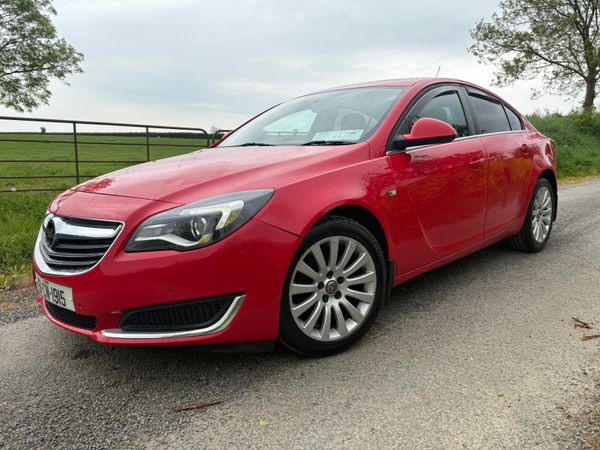 Vauxhall Insignia Hatchback, Diesel, 2015, Red