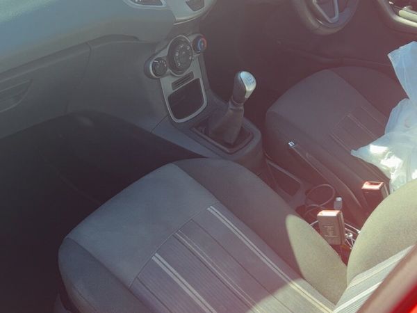 Ford Fiesta Hatchback, Petrol, 2009, Red