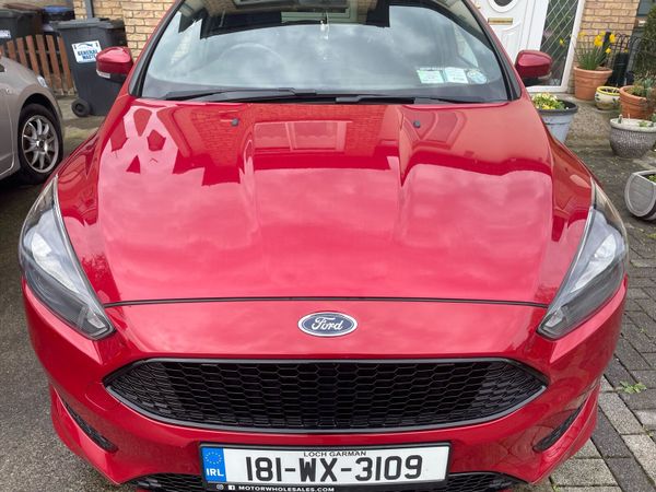 Ford Focus Hatchback, Diesel, 2018, Red