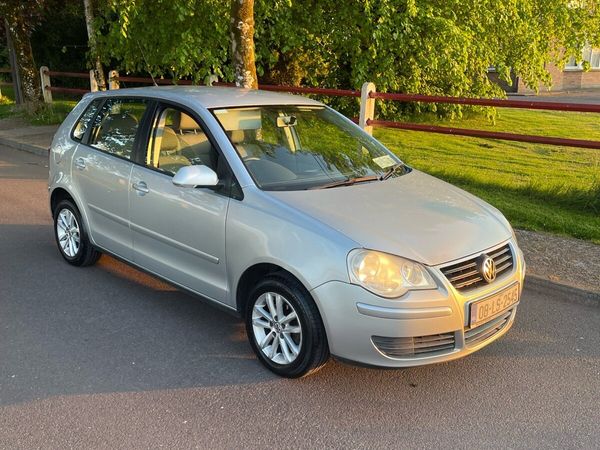 Volkswagen Polo Hatchback, Petrol, 2008, Silver