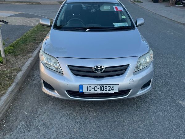 Toyota Corolla Saloon, Petrol, 2010, Silver