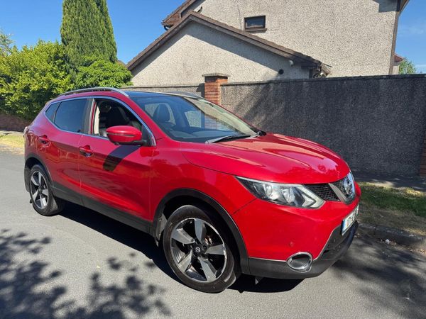 Nissan Qashqai SUV, Diesel, 2017, Red