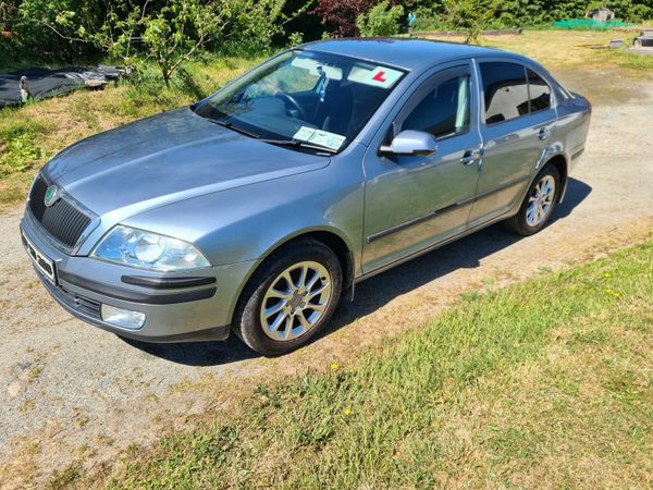 Skoda Octavia Hatchback, Petrol, 2007, Grey