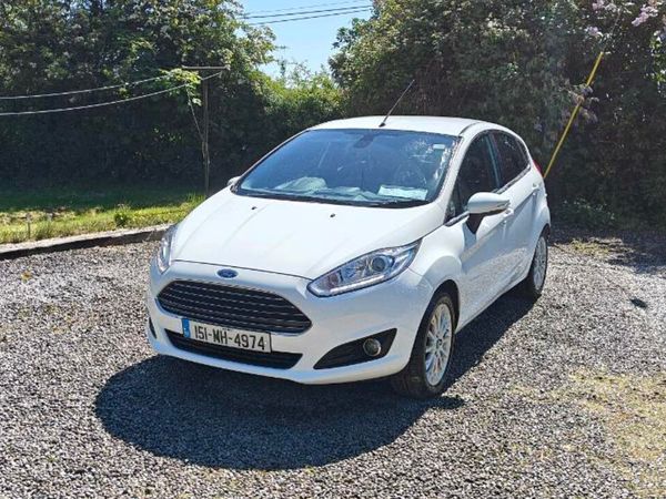 Ford Fiesta Hatchback, Petrol, 2015, White