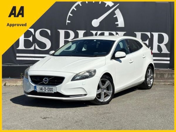 Volvo V40 Hatchback, Petrol, 2014, White
