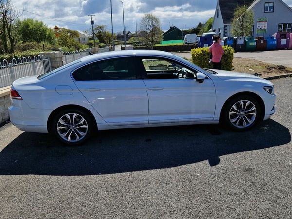 Volkswagen Passat Saloon, Diesel, 2015, White