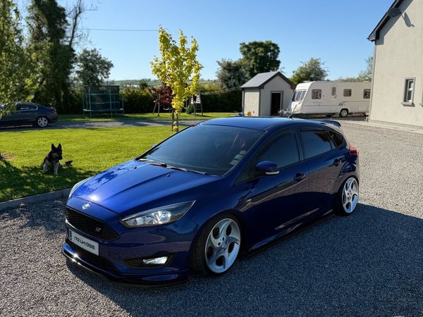 Ford Focus Hatchback, Diesel, 2017, Blue