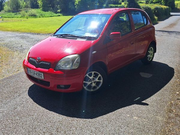 Toyota Yaris Hatchback, Petrol, 2005, Red