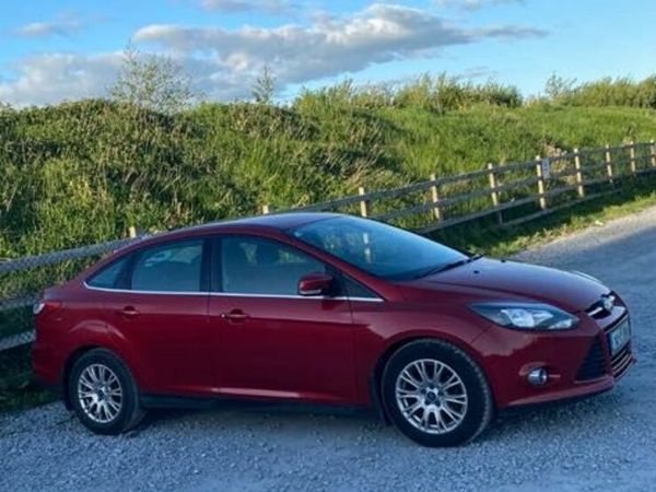 Ford Focus Saloon, Diesel, 2014, Red