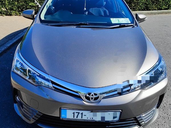 Toyota Corolla Saloon, Diesel, 2017, Grey