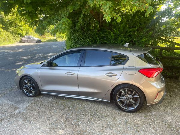 Ford Focus Hatchback, Diesel, 2019, Grey