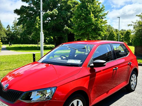 Skoda Fabia Hatchback, Petrol, 2015, Red