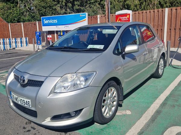 Toyota Auris Hatchback, Diesel, 2009, Silver