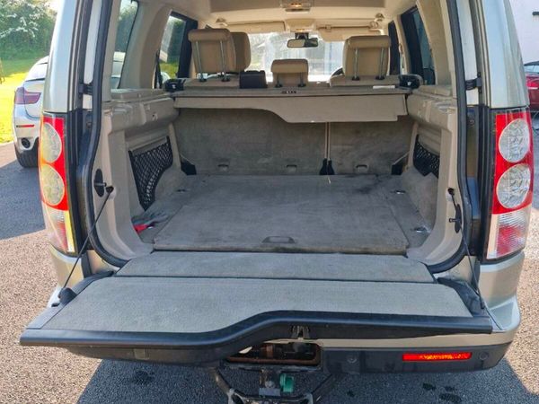 Land Rover Discovery SUV, Diesel, 2014, Gold