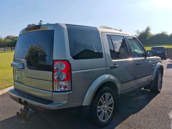 Land Rover Discovery SUV, Diesel, 2014, Gold