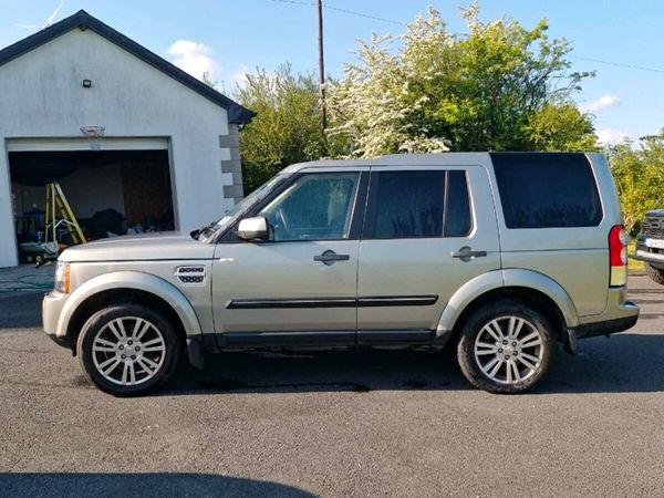 Land Rover Discovery SUV, Diesel, 2014, Gold